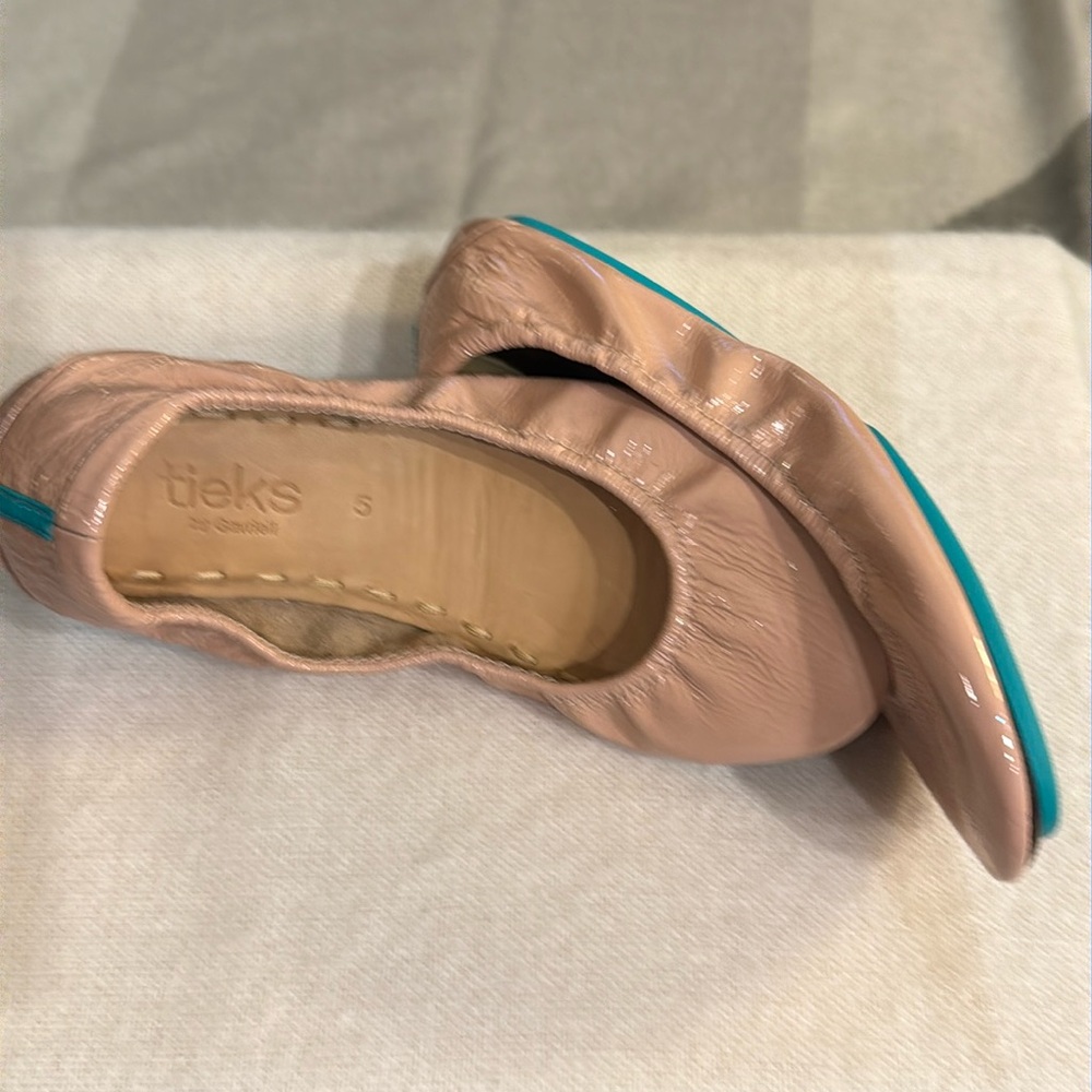 Blush Patent Tieks